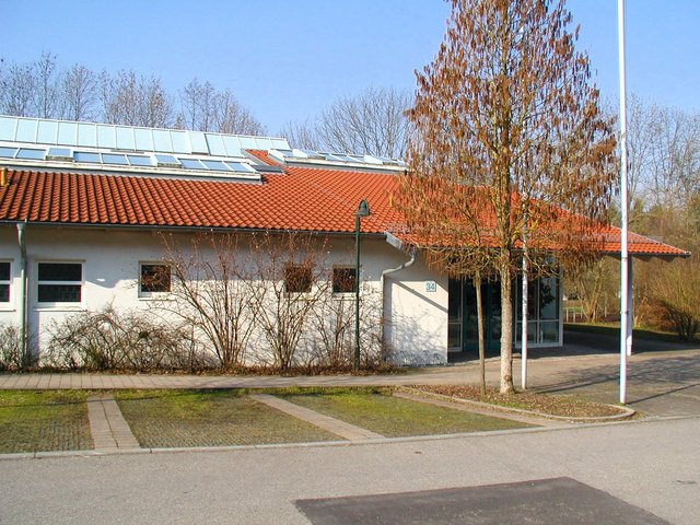 Mehrzweckhalle Unterheimbach von außen